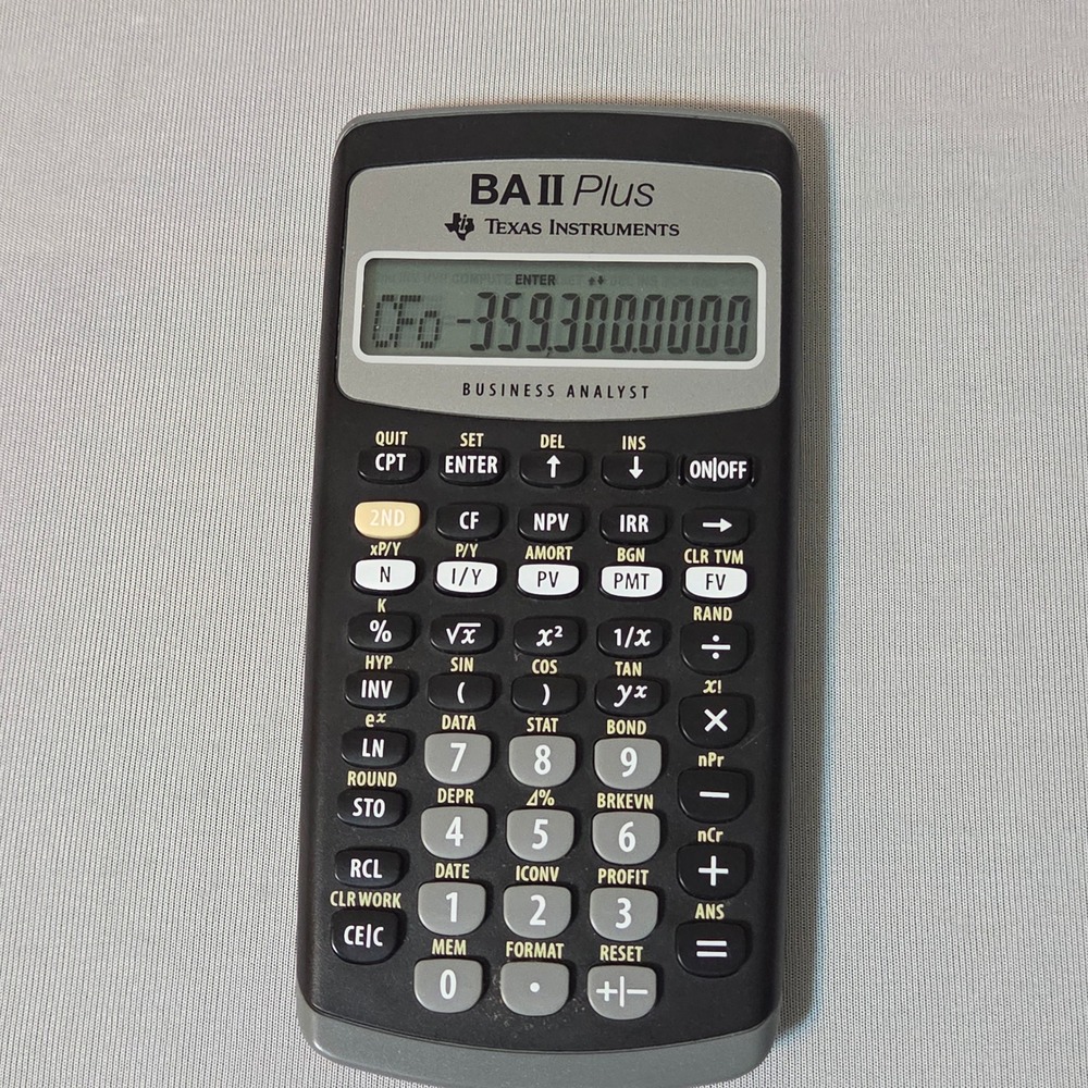 Texas Instruments BA II Plus Calculator Business Analyst excellent condition